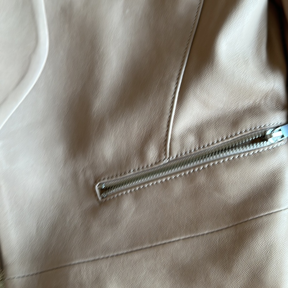 Leather jacket - Picture 17 of 17